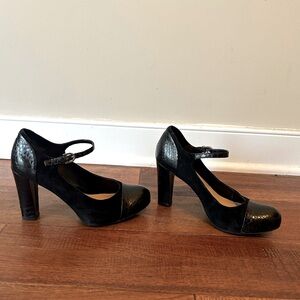 Franco Sarto Black Suede and leather T-Strap, size 8 1/2M